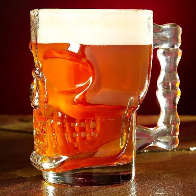 Chope à bière tête de mort