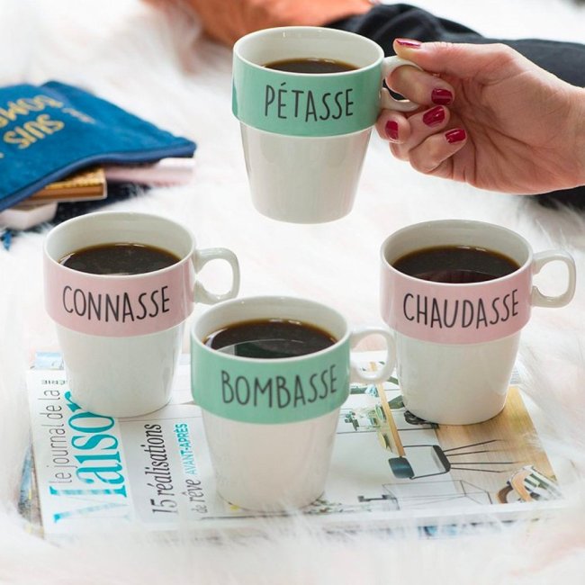 Set de 4 mugs Vilaines Filles avec support