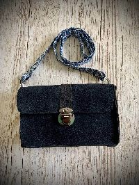 Pochette En Cuir