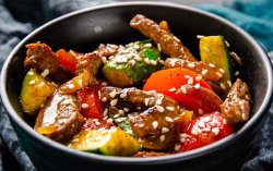Sauté de porc aux légumes - Midi Panon à La Réunion