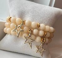 Ce Bracelet Est Fait à La Main Avec Des Perles De Jade Jaune Vanille D…